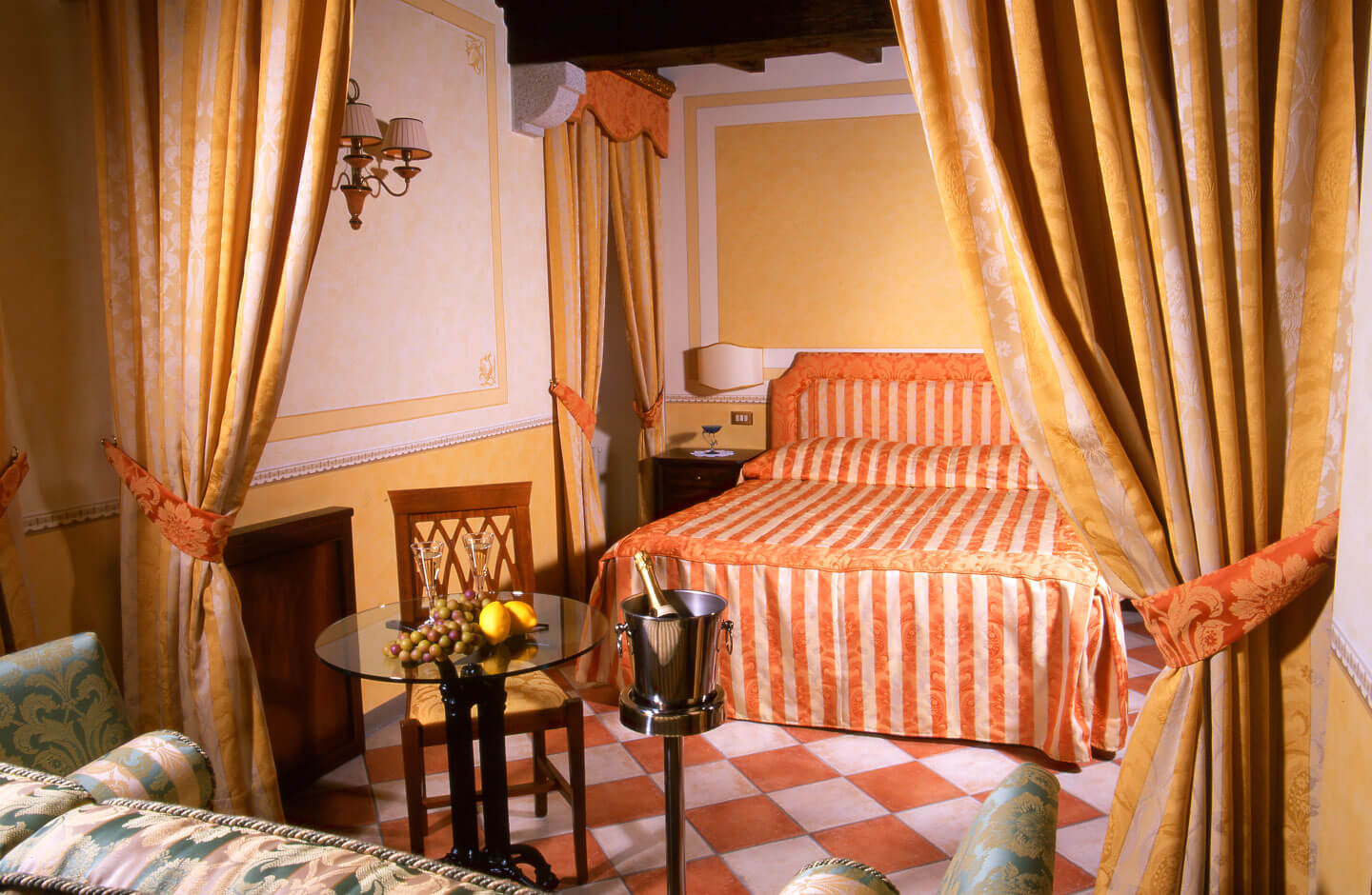 La Contrada dei Monti - Camere &amp; Suites